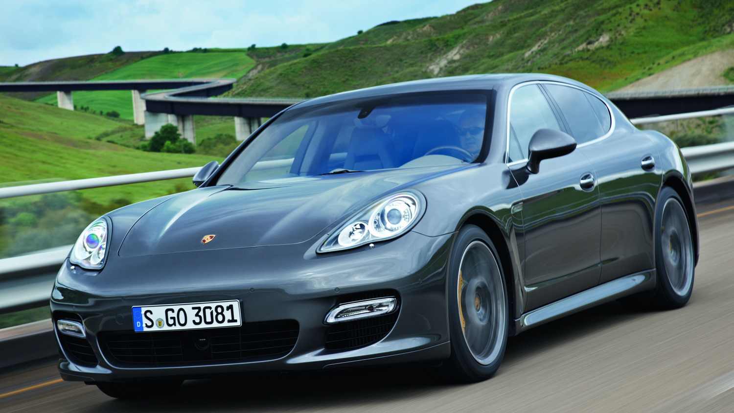 Непревзойденные особенности автомобилей Porsche: Иконическое сочетание стиля и производительности